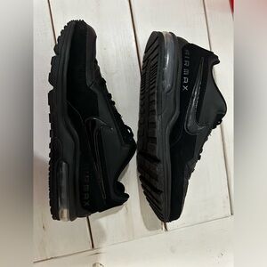Nike Air Max LTD Triple Black